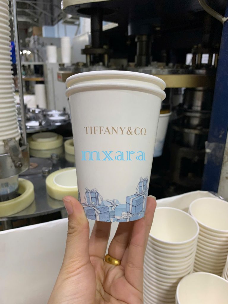 IN LOGO THƯƠNG HIỆU LÊN LY GIẤY 